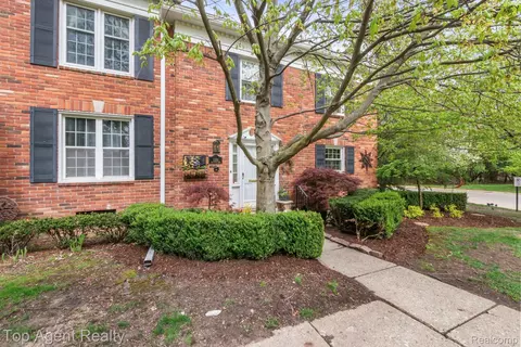 1200 Trailwood Path, Bloomfield Hills, MI 48301