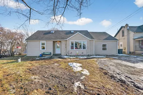 6015 Jeddo Rd, Grant, MI 48032