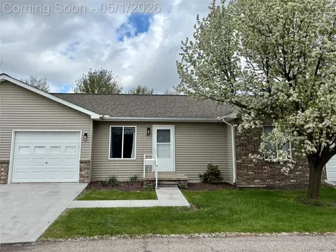 1020 Channel Dr, Marine City, MI 48039
