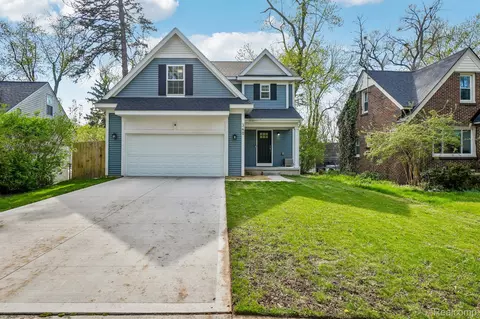 340 Dover Rd, Waterford, MI 48328