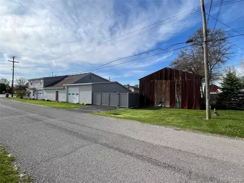 Exterior - 12660 Grafton Rd, Ash, MI 48117 photo 29 of 32