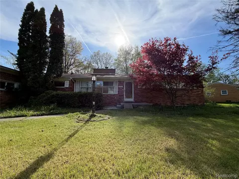 28147 Wildwood Trl, Farmington Hills, MI 48336