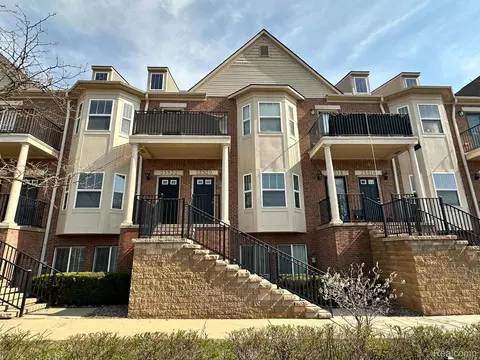 25520 Portico Ln, Novi, MI 48375