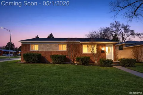 33615 Viceroy Dr, Sterling Heights, MI 48310