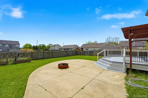Exterior - 30179 Kim Lane 5, Romulus, MI 48174 photo 7 of 7