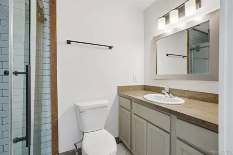 Bath - 30179 Kim Lane 5, Romulus, MI 48174 photo 1 of 3