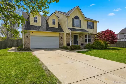Exterior - 30179 Kim Lane 5, Romulus, MI 48174 photo 2 of 7