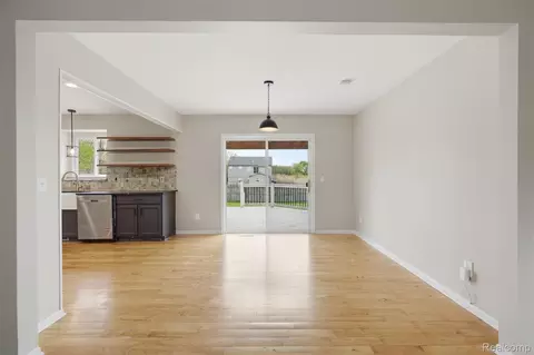 Living - 30179 Kim Lane 5, Romulus, MI 48174 photo 3 of 3