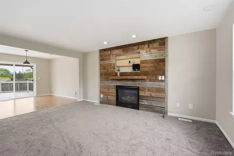 Living - 30179 Kim Lane 5, Romulus, MI 48174 photo 2 of 3