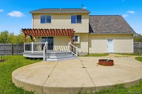 Exterior - 30179 Kim Lane 5, Romulus, MI 48174 photo 6 of 7