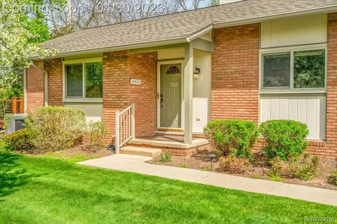 48132 Colony Farm Cir, Plymouth, MI 48170
