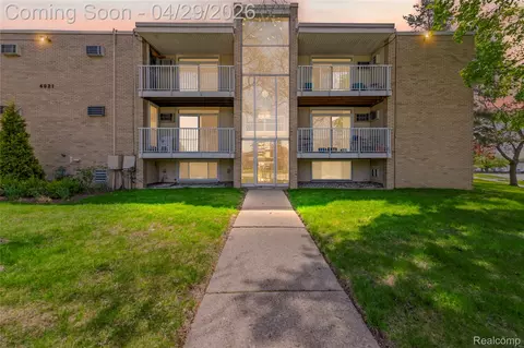 4921 Crooks Rd #N10, Royal Oak, MI 48073