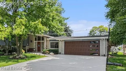 5567 Edinborough, West Bloomfield, MI 48322