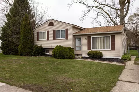 15167 Meadow St, Romulus, MI 48174