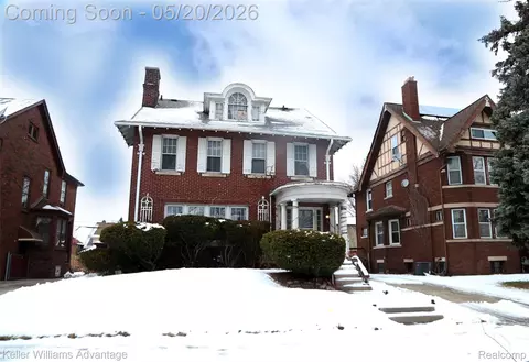 36 Louise St, Highland Park, MI 48203