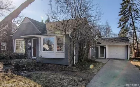 16915 Birwood Ave, Beverly Hills, MI 48025