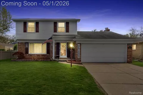 32829 Middleboro St, Livonia, MI 48154