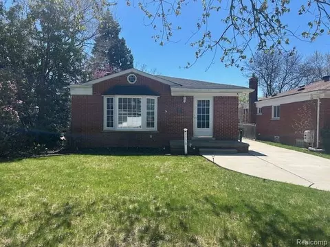 2331 Emeline St, Trenton, MI 48183