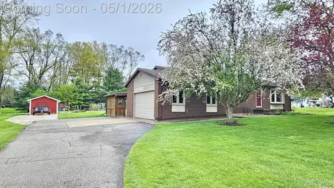 4805 Meadowbrook Ln, Orion, MI 48359