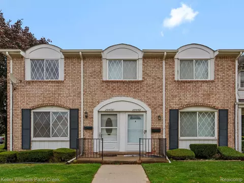 29448 El Dorado Plz, Warren, MI 48088