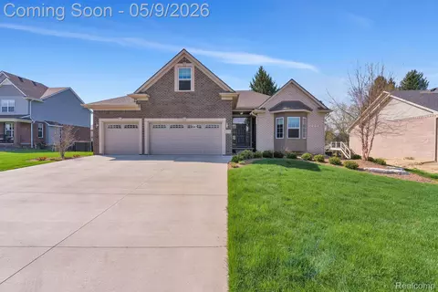 3173 Roma Ct, Wixom, MI 48393
