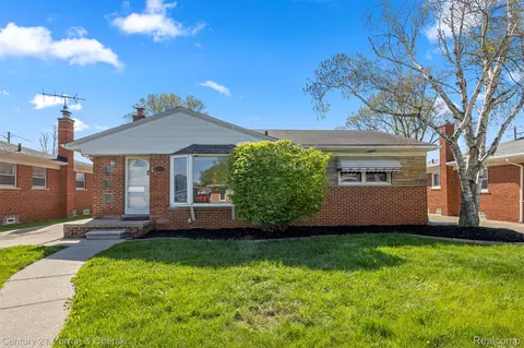 8821 Royal Grand, Redford, MI 48239
