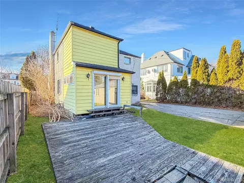 Exterior - 768 Washington Rd, Grosse Pointe, MI 48230 photo 5 of 12