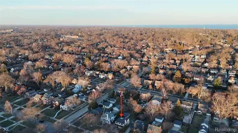 View/Area - 768 Washington Rd, Grosse Pointe, MI 48230 photo 10 of 11