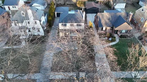 View/Area - 768 Washington Rd, Grosse Pointe, MI 48230 photo 1 of 11