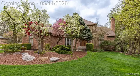 1818 Westridge Dr, Rochester Hills, MI 48306