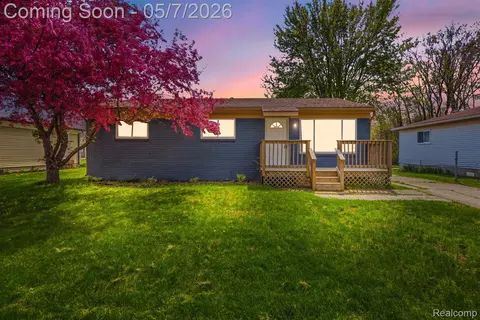 30022 Midfield Dr, New Haven, MI 48048