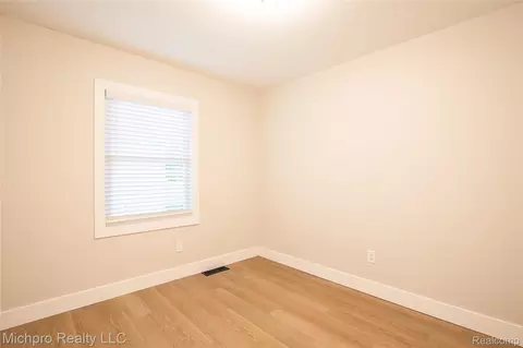 Bedroom - 4577 Jerome Rd, Independence, MI 48346 photo 3 of 3