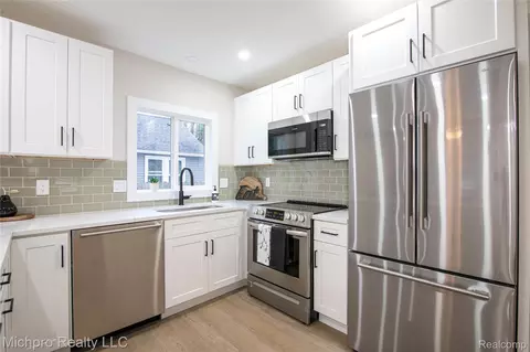Kitchen - 4577 Jerome Rd, Independence, MI 48346 photo 5 of 7