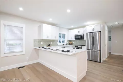 Kitchen - 4577 Jerome Rd, Independence, MI 48346 photo 1 of 7