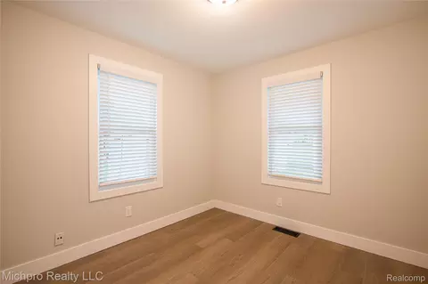 Bedroom - 4577 Jerome Rd, Independence, MI 48346 photo 1 of 3