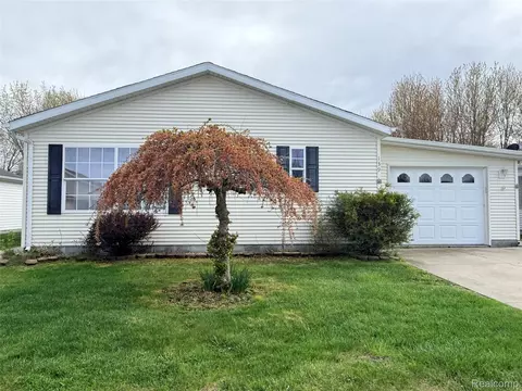 3211 Keewahdin Rd #139, Fort Gratiot, MI 48059
