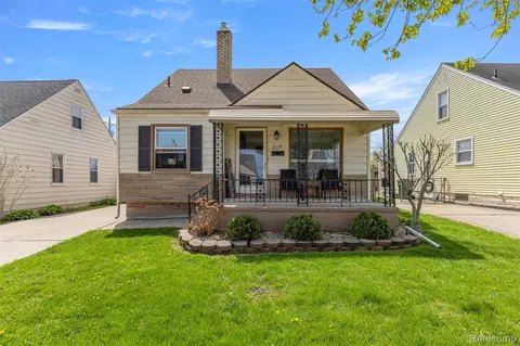 2119 White Ave, Lincoln Park, MI 48146