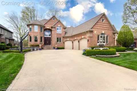 57177 Covington Dr, Washington, MI 48094