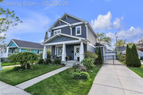 3281 Cumberland Rd, Berkley, MI 48072