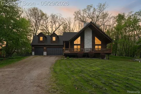 3845 Lake Lapeer Dr, Metamora, MI 48455