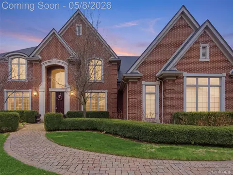 3881 Trout Creek Ln, Oakland, MI 48363