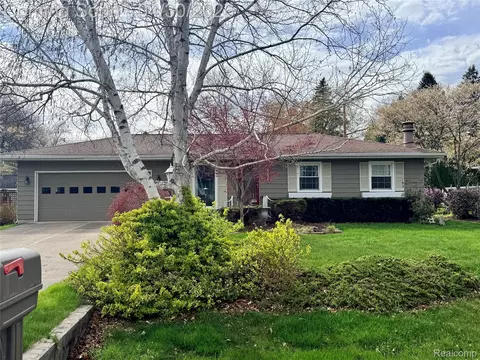 2571 Herber Dr, Port Huron, MI 48060
