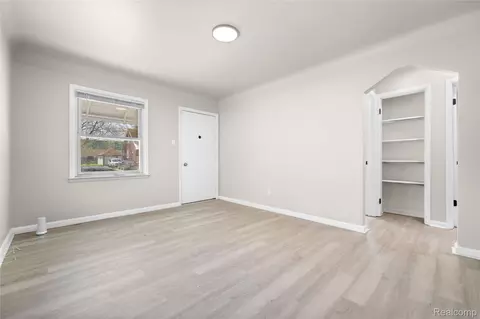 Living - 2346 Bloomfield St, Melvindale, MI 48122 photo 2 of 2