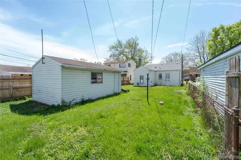 Exterior - 2346 Bloomfield St, Melvindale, MI 48122 photo 4 of 5