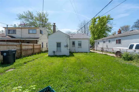 Exterior - 2346 Bloomfield St, Melvindale, MI 48122 photo 3 of 5