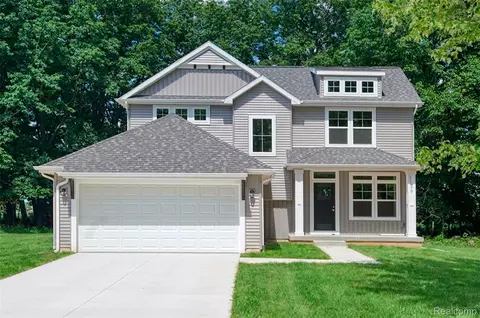 570 W Wildwood Dr, Owosso, MI 48867