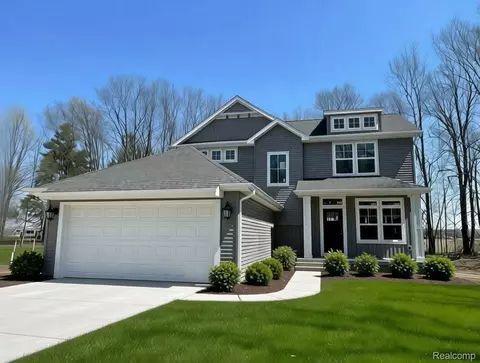 570 W Wildwood Dr, Owosso, MI 48867