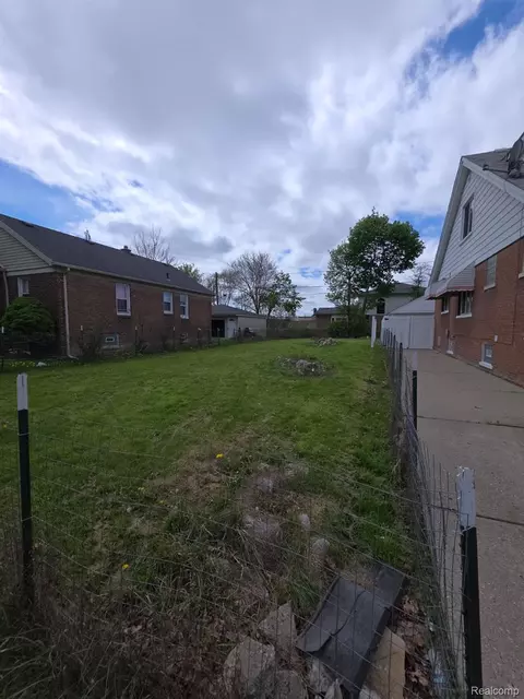 7309 Ternes St, Dearborn, MI 48126 photo 2