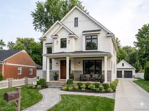 1623 Taunton Rd, Birmingham, MI 48009
