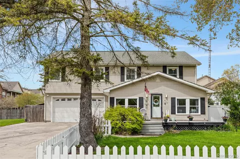 415 Leon Rd, Walled Lake, MI 48390